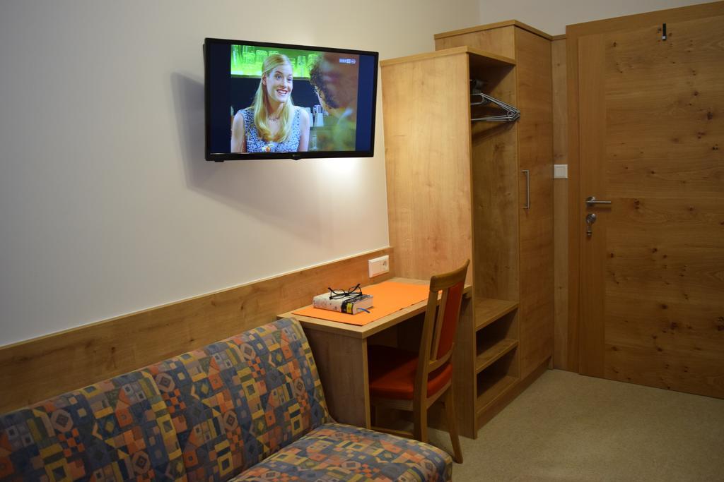 Pension Vocario Pfarrwerfen Zimmer foto